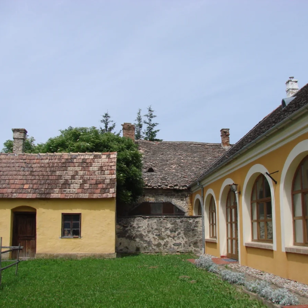 Kész udvar
