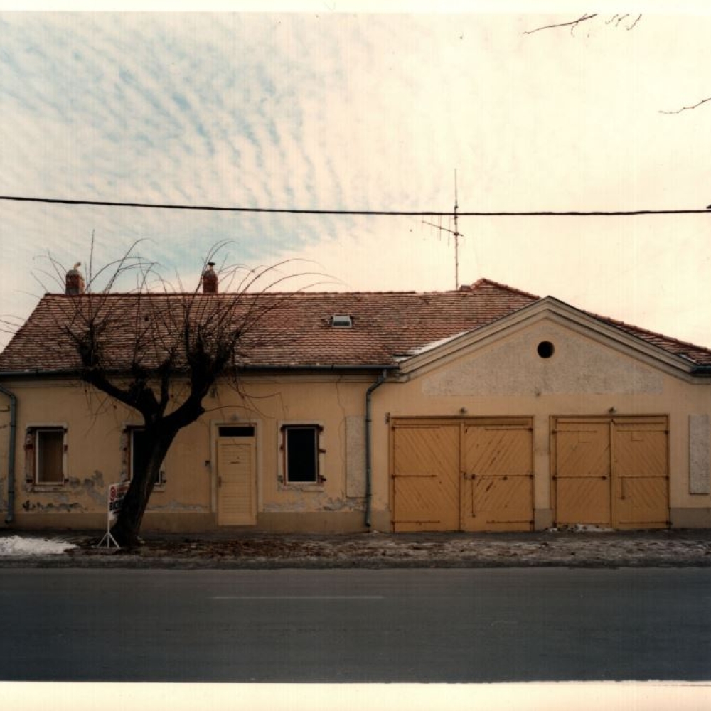 Volt tűzoltó garázs